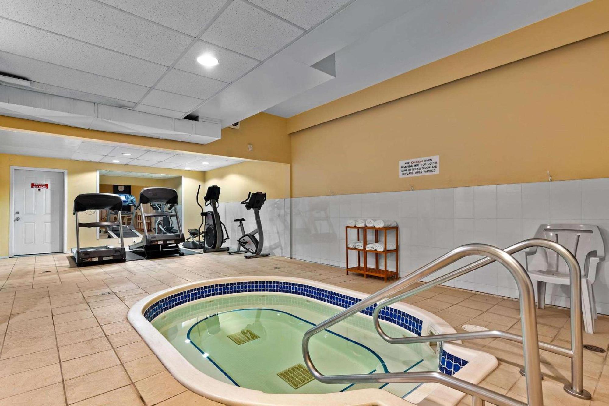 וויליאמס לייק Coast Fraser Inn מראה חיצוני תמונה