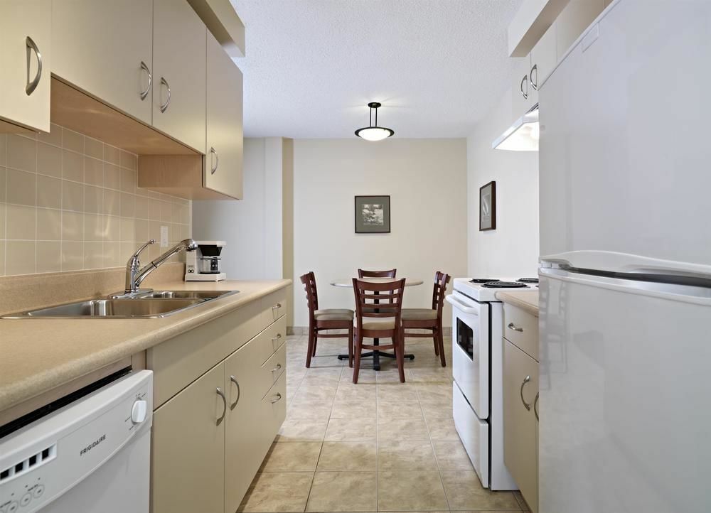 וויליאמס לייק Coast Fraser Inn מראה חיצוני תמונה