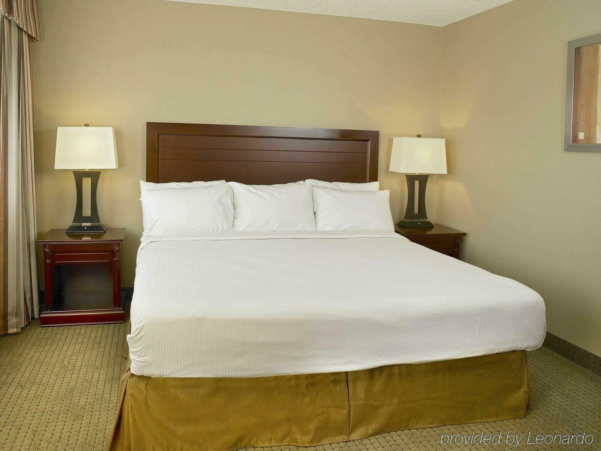 וויליאמס לייק Coast Fraser Inn חדר תמונה