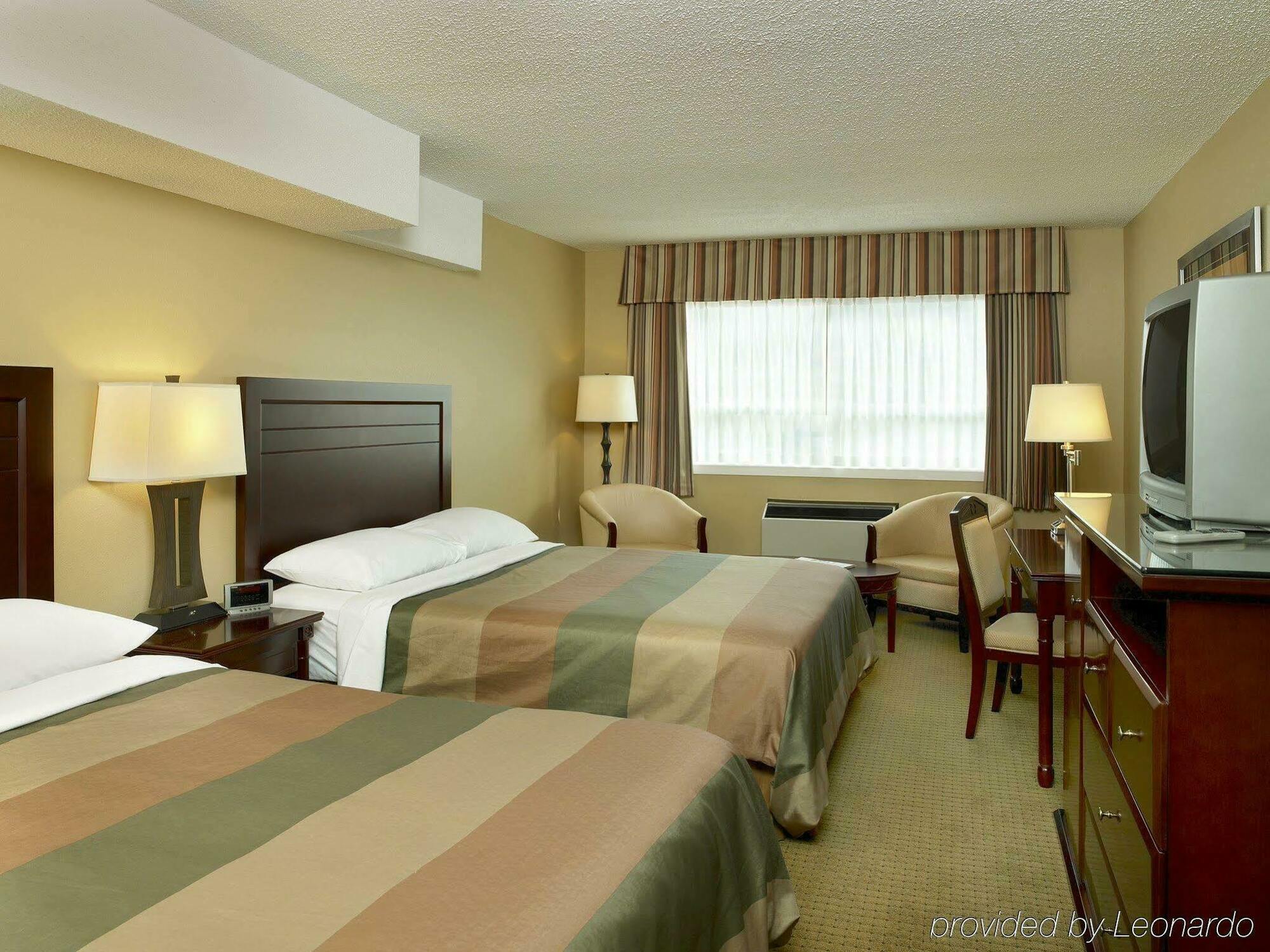 וויליאמס לייק Coast Fraser Inn חדר תמונה